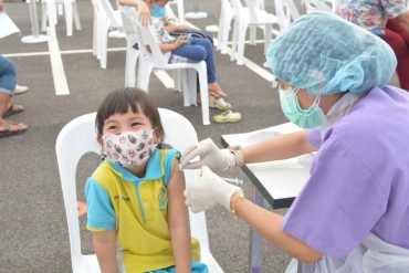 การฉีดวัคซีนCovid-19สูตรฝาสีส้มสำหรับเด็กนักเรียนชั้นอ.2-3และป.1