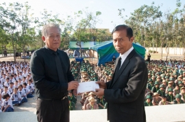 นายถาวร เสนเนียม อดีตรัฐมนตรีช่วยว่าการกระทรวงมหาดไทย มอบทุนสนับสนุน วงดนตรีไทย โรงเรียนพะตงวิทยามูลนิธิ 17022560