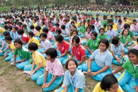 พิธีร้อยดวงใจ วันทา บูชาครู ระดับประถม และ มัธยม 2561 (กิจกรรมไหว้ครู ระดับประถมและมัธยม 13-06-2561)