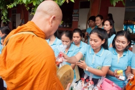 กิจกรรมมุทิตาจิต ครู บุคลากร และเจ้าหน้าที่  ร่วมใส่บาตร พระสงฆ์ 9 รูป 22-03-2562