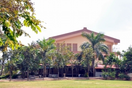 อาคารรัฐบุรุษ