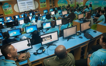 การอบรมหลักสูตรการสร้างบทเรียนสำเร็จรูปโดยใช้โปรแกรม Microsoft Power Point 2010 ปีการศึกษา 2560